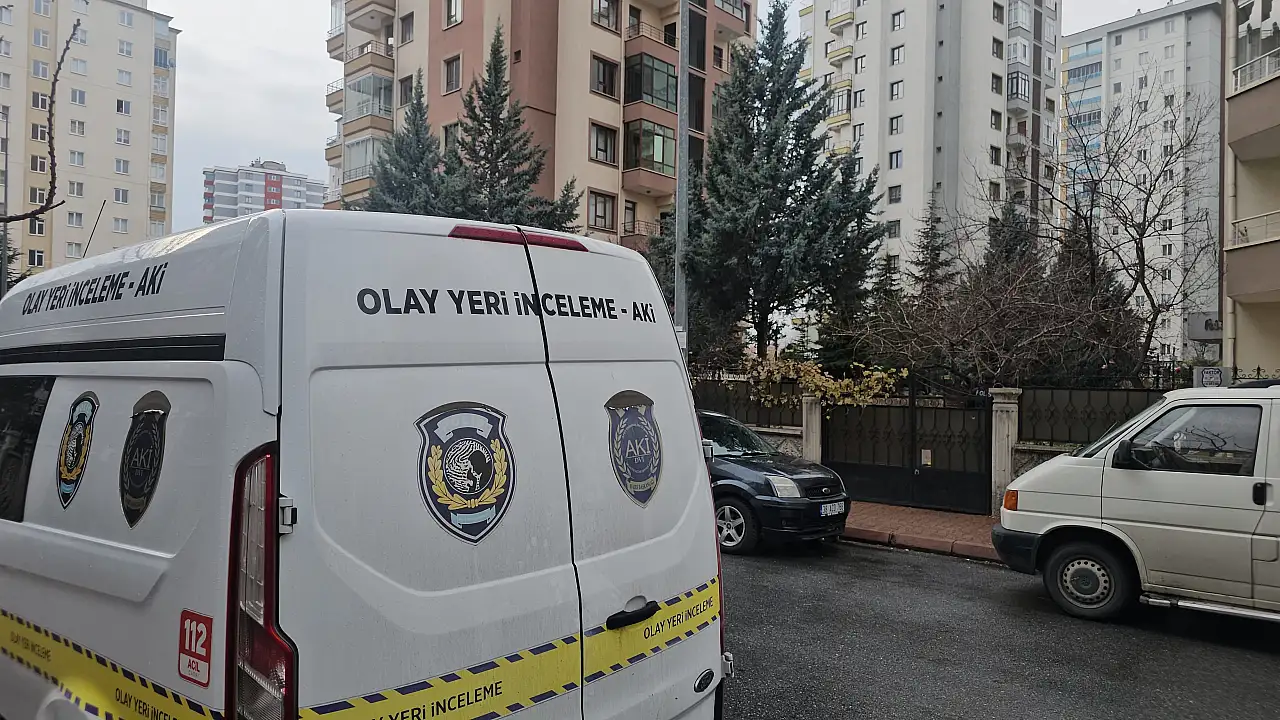 Cinayet zanlısının daha önce eşinin kapısına geldiği ve olaydan sonraki kaçış görüntüleri ortaya çıktı
