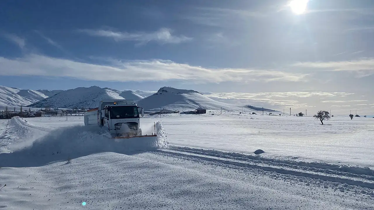Şehir merkezi ve kırsalda toplam 421 personel, 156 araçla sahada görev yapıyor