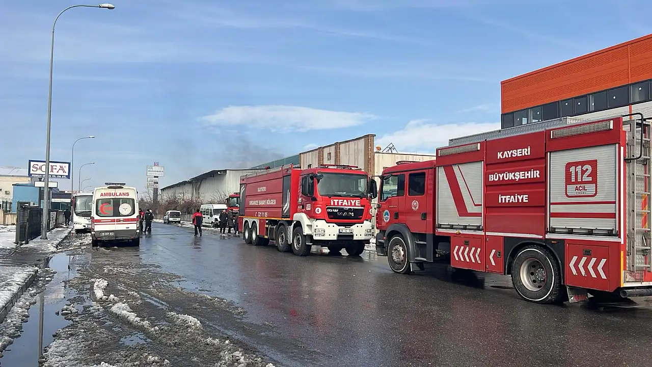 Son dakika! Kayseri'de mobilya fabrikasında yangın çıktı!