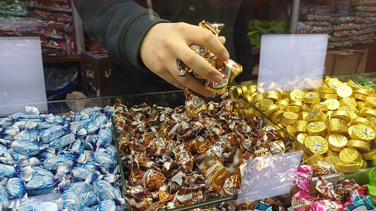 Kayseri'de Arefe gününde bayram telaşı - Dükkanlar dolup taşıyor!