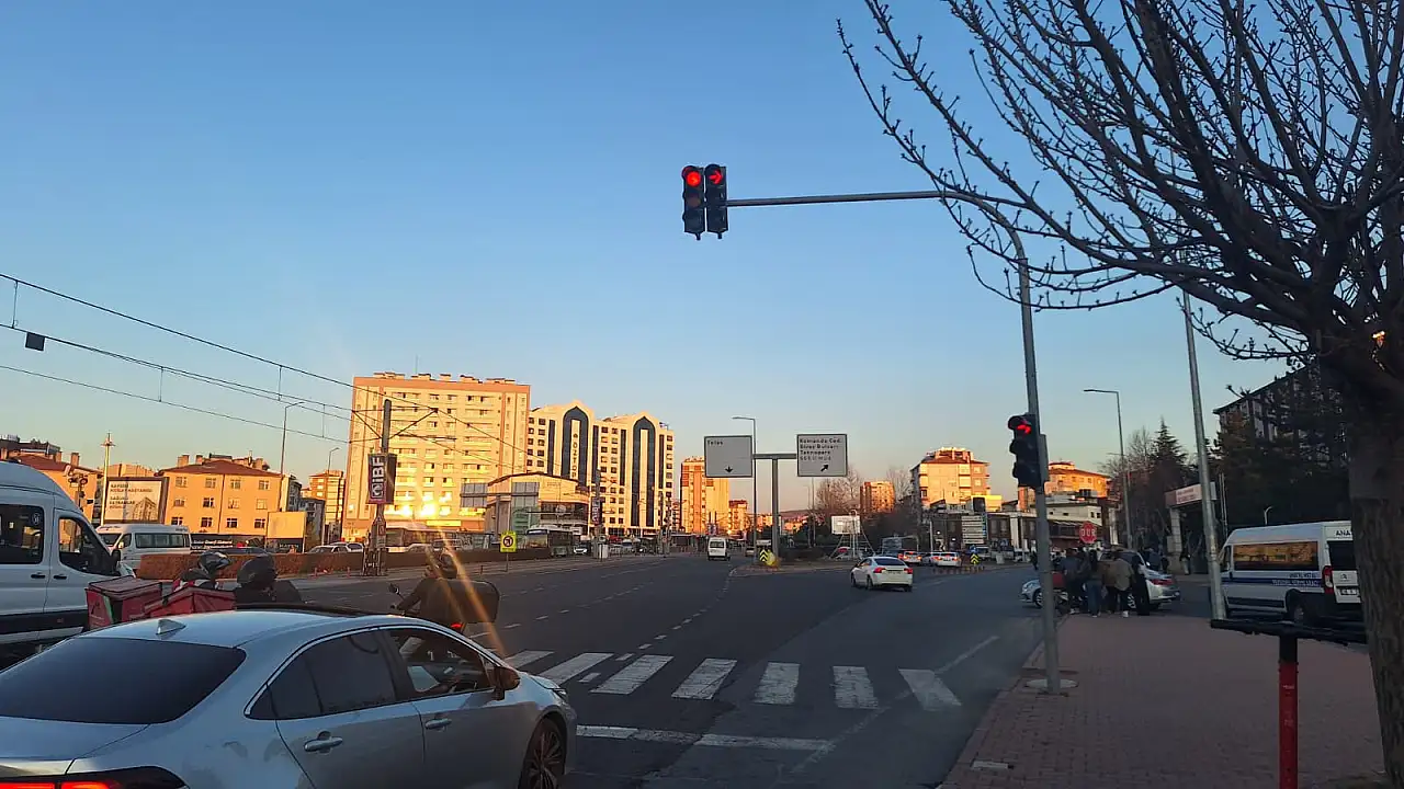 Kayseri'de ceza korkusu trafiği kilitledi! Sürücüler yerinden kımıldamadı