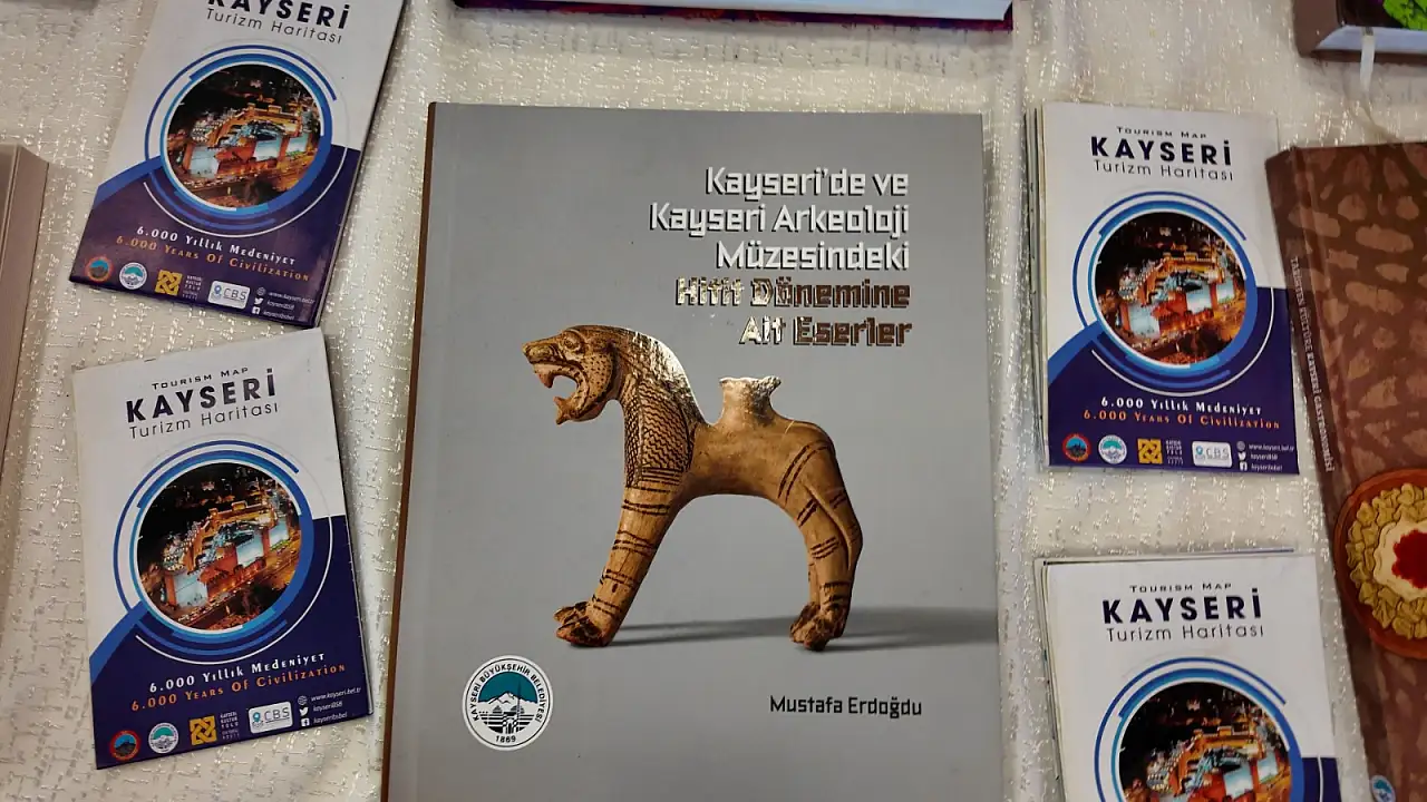Büyükşehir'in 'Kültür Standı', 8. Kayseri Kitap Fuarı'na renk katıyor