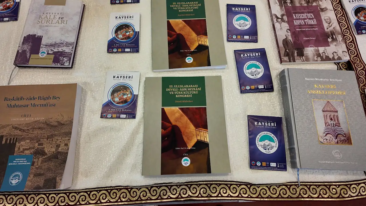 Büyükşehir'in 'Kültür Standı', 8. Kayseri Kitap Fuarı'na renk katıyor