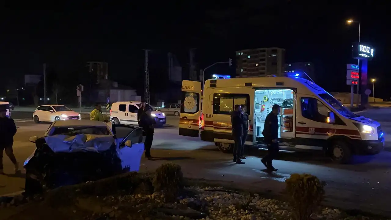 Kayseri'de trafik kazası: 3'ü ağır 4 yaralı