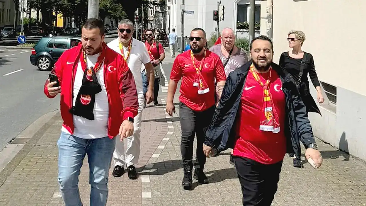 Kayserispor taraftarı hayran kaldı: Efsane marş herkesin dilinde