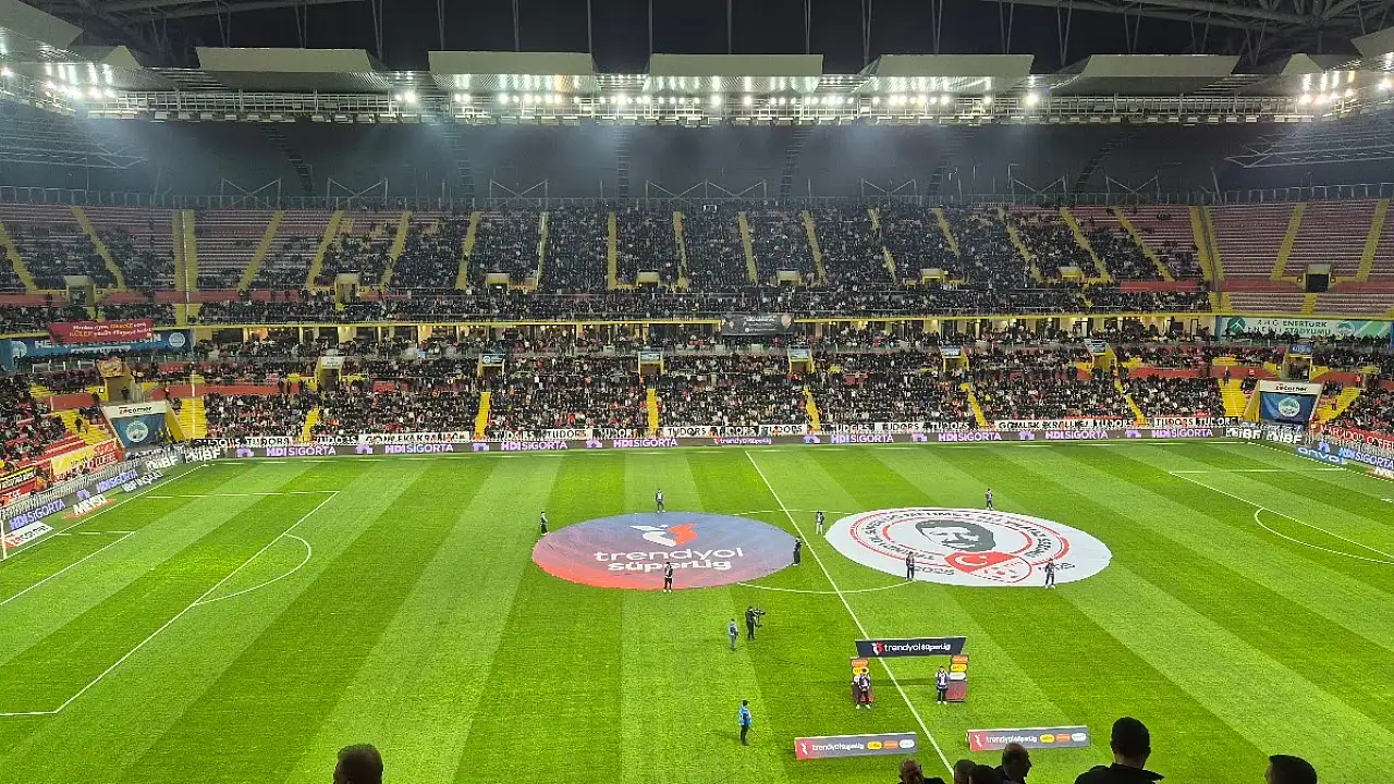 Kayserispor'a milyonluk ceza: Pankart kararı gündem oldu