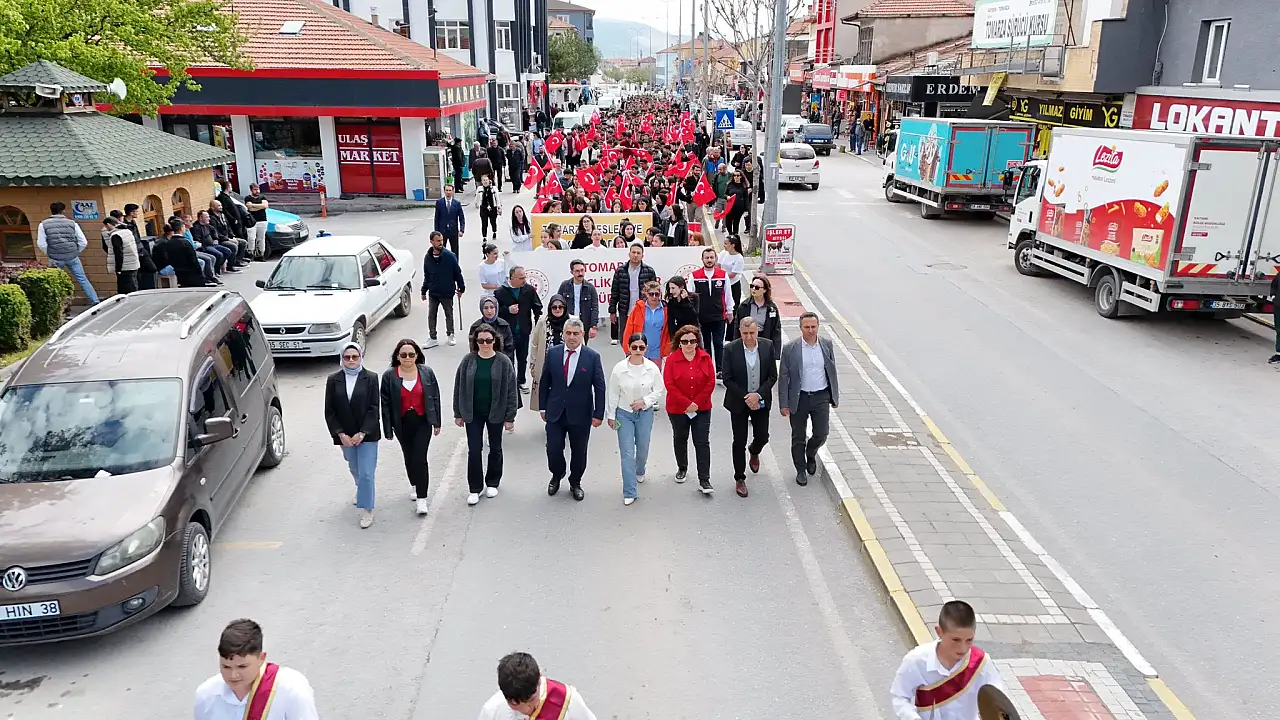Tomarza'da bayram coşkusu sokaklara taştı! Kutlamalar böyle başladı