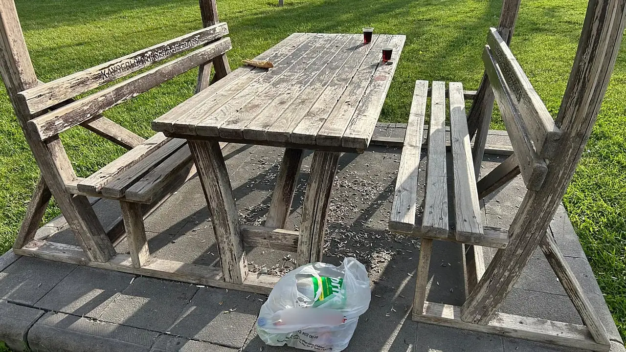 Kayseri'de utandıran görüntü: Yaz mevsimin gelmesiyle parklarda o manzaralar yeniden ortaya çıktı!