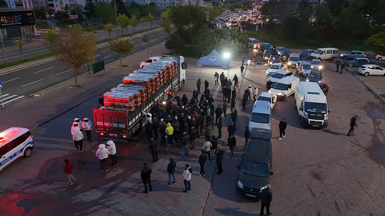 Kayseri'de sabahın ilk ışıklarıyla başladı… 750 üreticiye dikkat çeken destek!