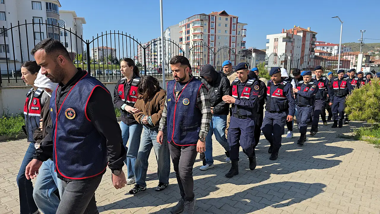 Kayseri dahil 9 ilde dolandırıcılık operasyonu: 980 milyon lira hesap hareketliliği tespit edildi!