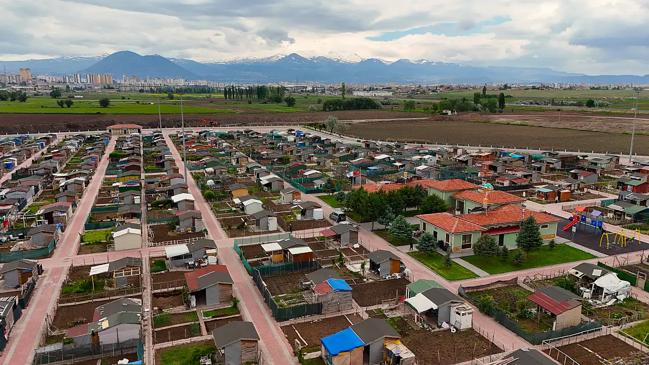 Hobi bahçesi sakinlerine Kayseri Büyükşehir'den dikkat çeken hediye!