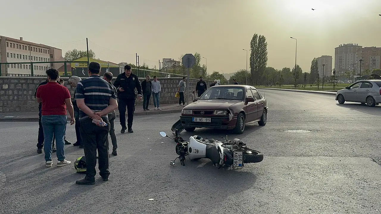 Otomobil ile motosiklet çarpıştı: 1 Yaralı