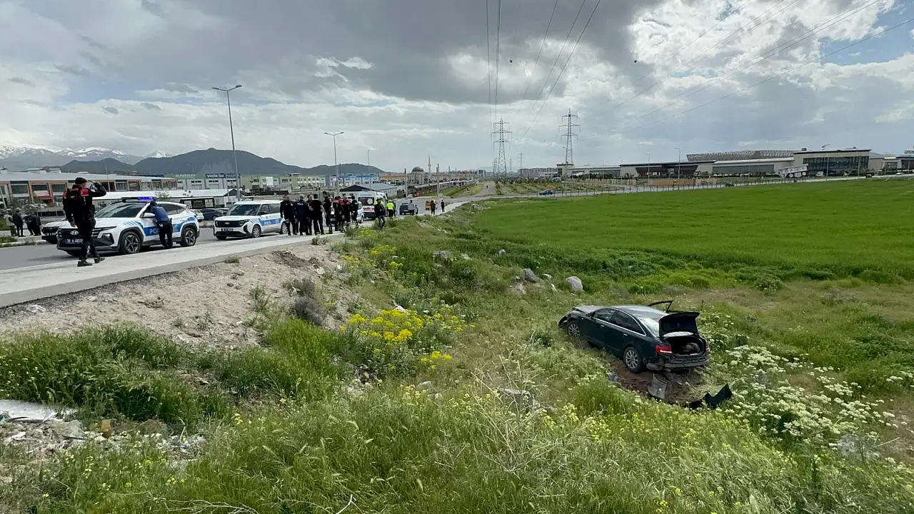 Polisten kaçan ehliyetsiz sürücü otomobiliyle şarampole yuvarlanınca yakalandı