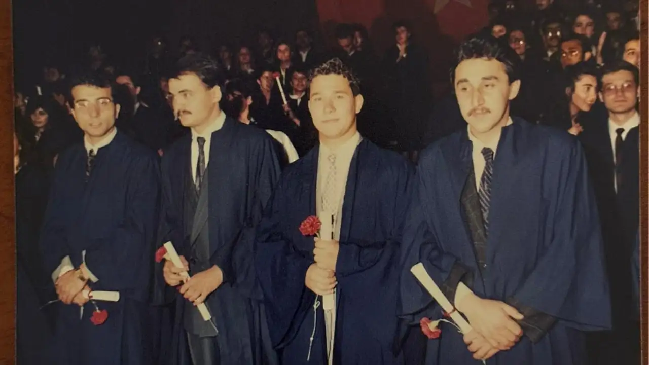Aşkın Genç'in hiç bilinmeyen hayatı! Çivi düzeltti, Türk kahvesi pişirdi, menemenle öğrencilik geçirdi