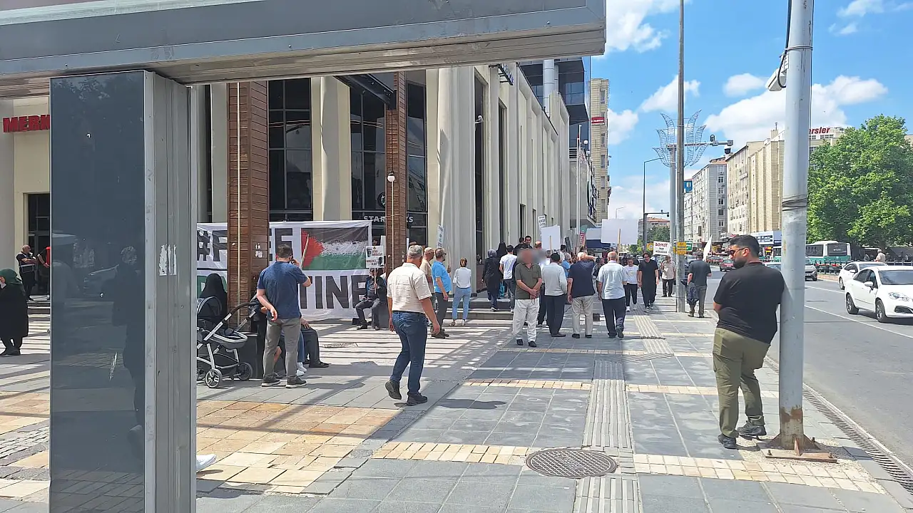 Kayseri'nin göbeğinde eylem! Dışarıda oturanlara düdük çaldılar