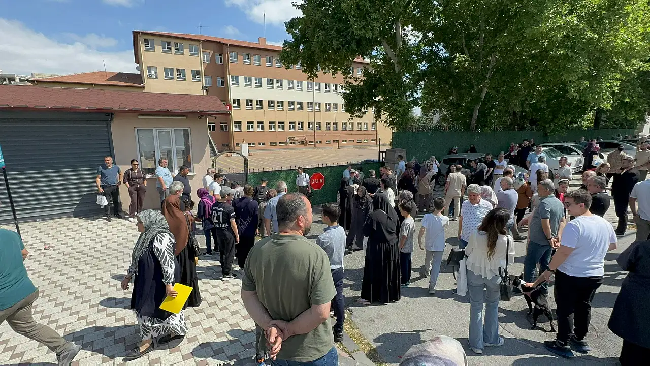 Kayseri'de sınav heyecanının ikinci oturumu başladı