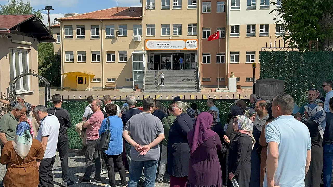 Kayseri'de sınav heyecanının ikinci oturumu başladı