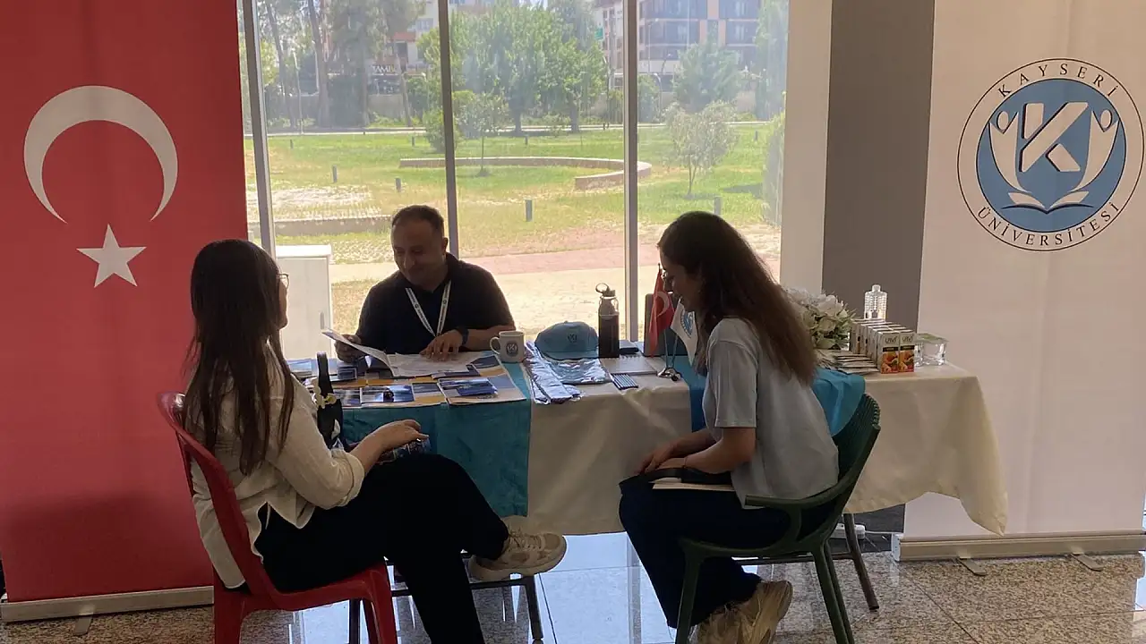 Kayseri Üniversitesi'ne Gaziantep'te yoğun ilgi: Uygulama odaklı eğitim adından söz ettiriyor!