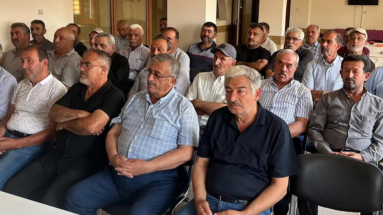 Kayseri'de siyasiler ve yerel yöneticiler hangi ilçe için bir araya geldiler?