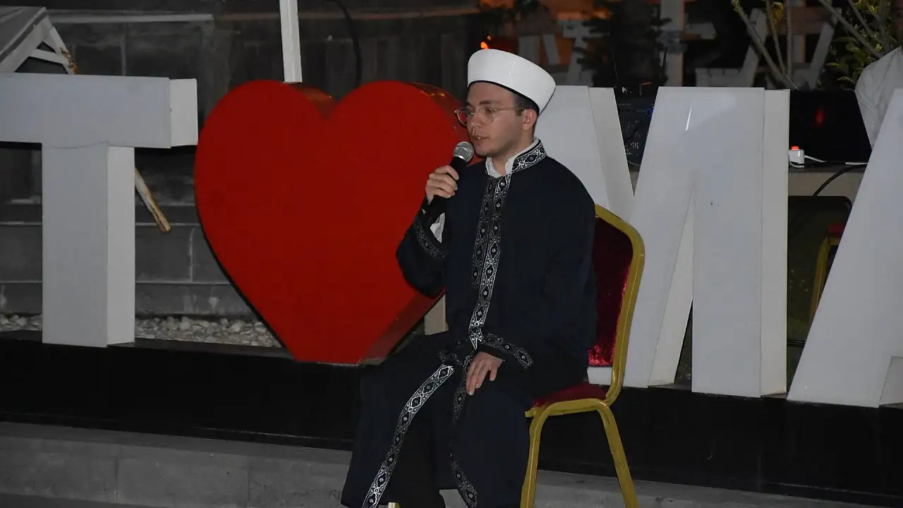 Gece yarısına kadar meydandan ayrılmadılar! Tomarza'da dikkat çeken buluşma
