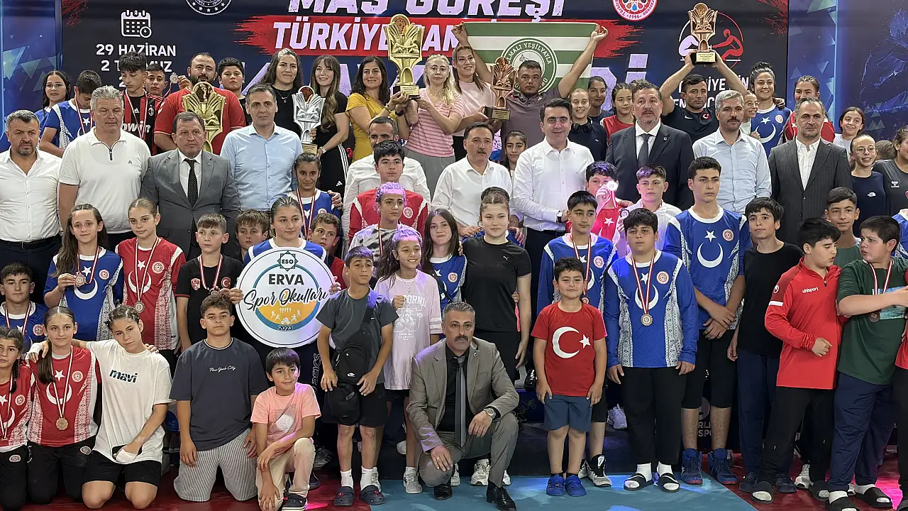 Türkiye Şampiyonası Kayseri'de başladı! 646 sporcu aynı arenada buluştu