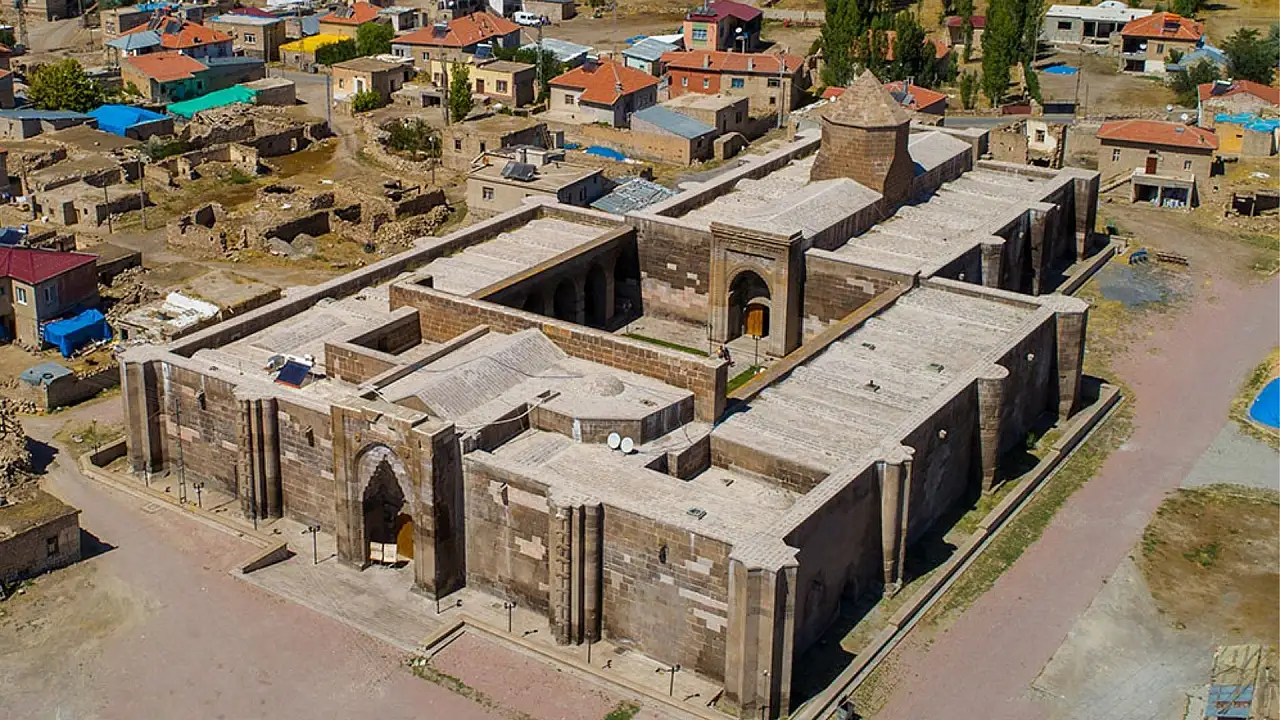 Kayseri'de çaresiz hastaların şifa bulacağı yer ve görülmesi gereken 10 tarihi mekan