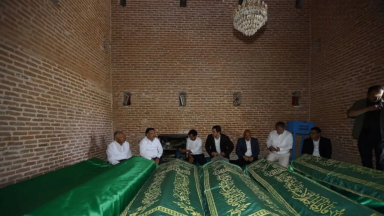 Başkan Büyükkılıç ve Vali Çiçek Melikgazi Türbesi için restorasyon müjdesi verdi