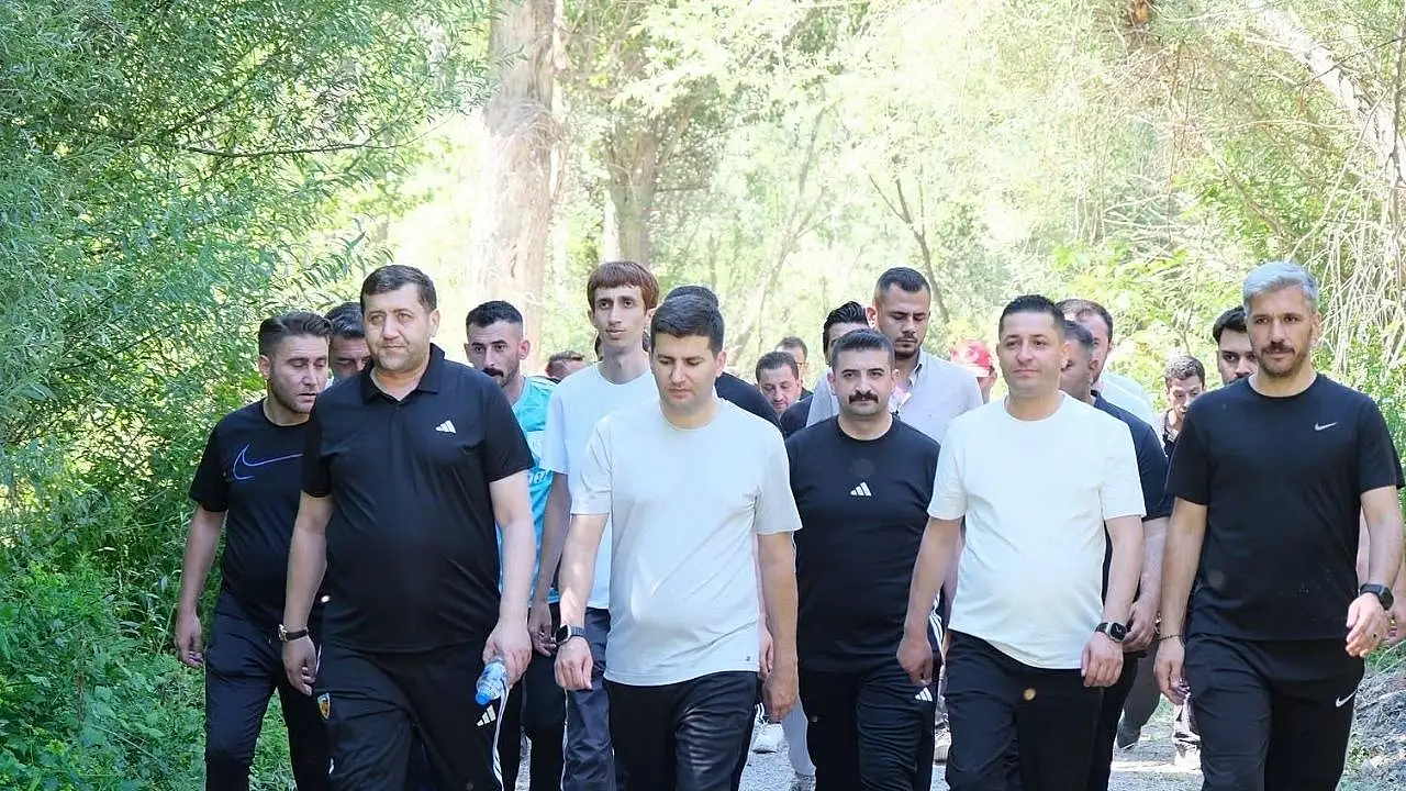 Baki Ersoy, Koramaz Vadisi'ndeki yürüyüş programına katıldı