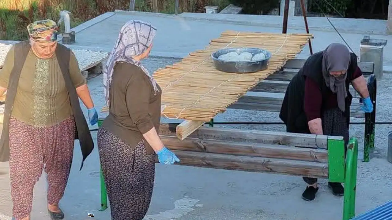 Kayseri'de damlar sarıya büründü! Yıllardır hiç değişmeyen gelenek yeniden başladı