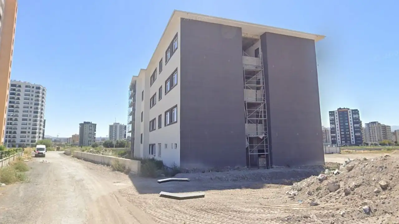 Zamanında bitmeyen okulun maliyeti katlandı! Şimdi 19,4 milyon TL daha harcanacak