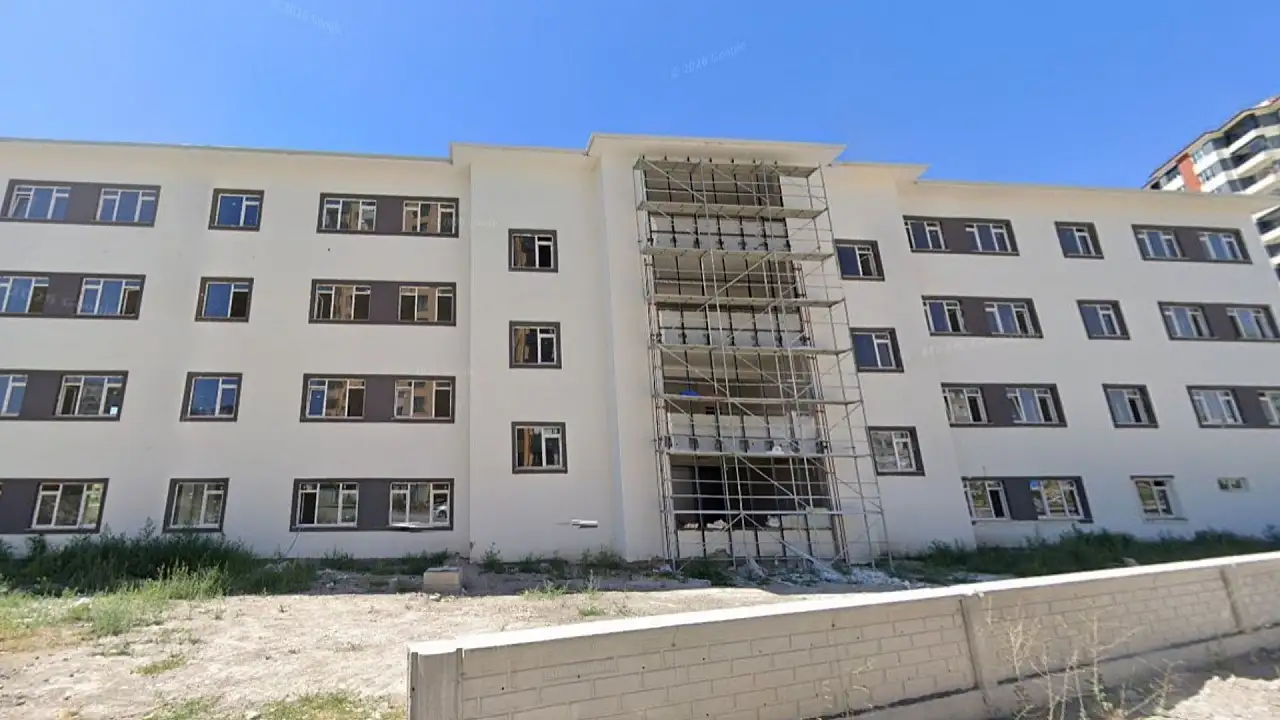 Zamanında bitmeyen okulun maliyeti katlandı! Şimdi 19,4 milyon TL daha harcanacak