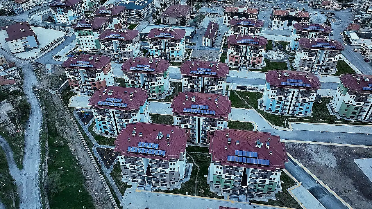 Kayseri'de o ilçede yapılan konutlarda eksiklik bitmiyor!