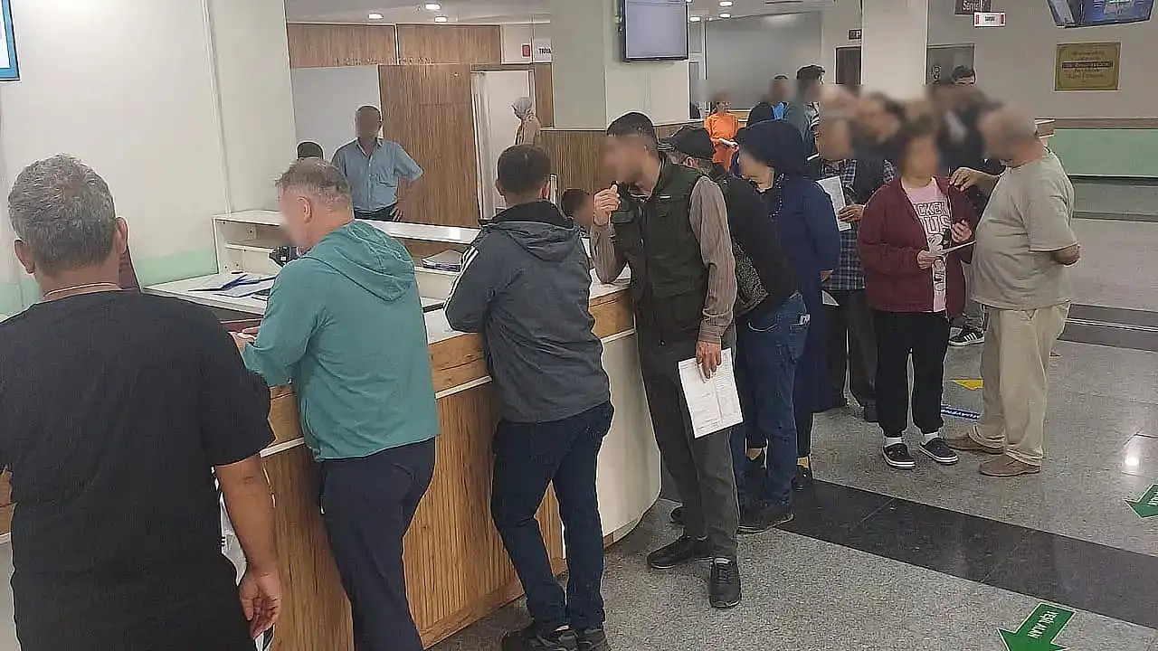 Kayseri'de diş hekimi randevusu çilesi! Bir yanda hasta, diğer yanda binlerce hekim