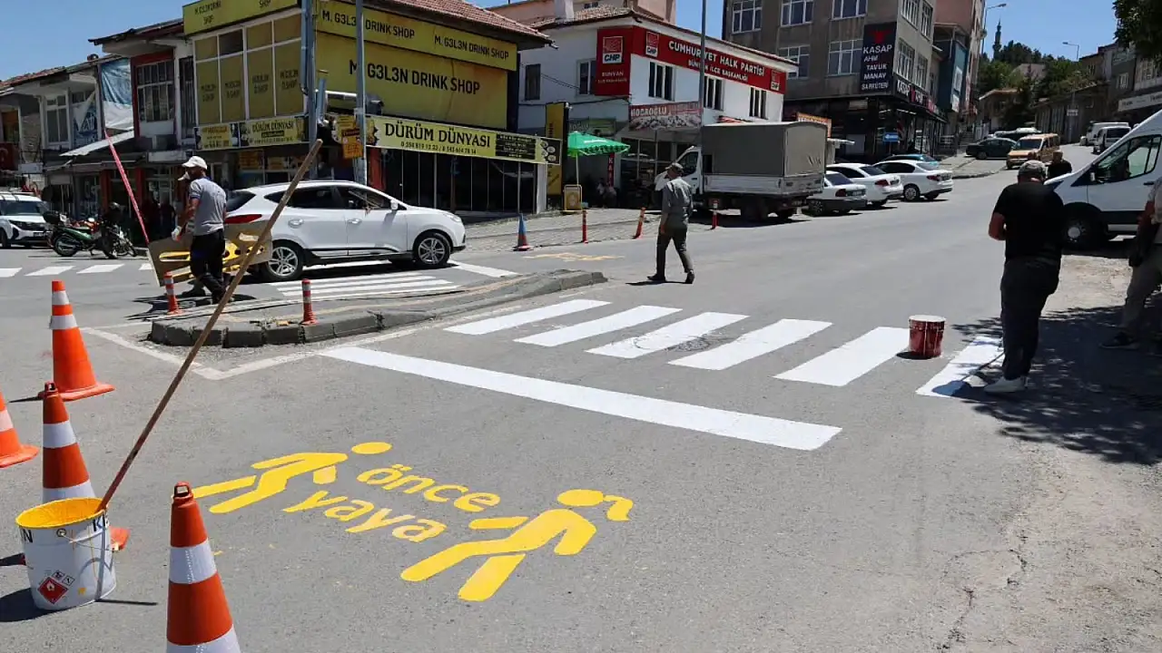 Bünyan'da yaya geçitlerinde güvenliği artıran çalışma