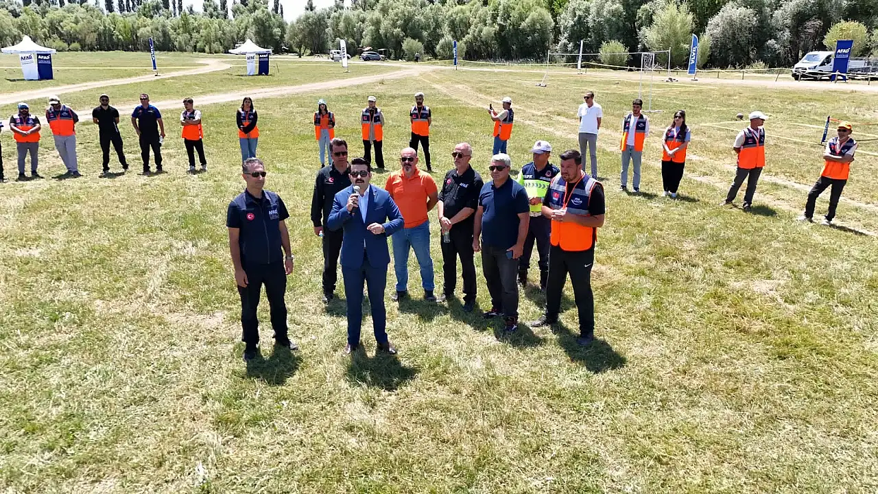 Kayseri'de 150 kişi aynı anda suya indi! Sebebi dikkat çekti