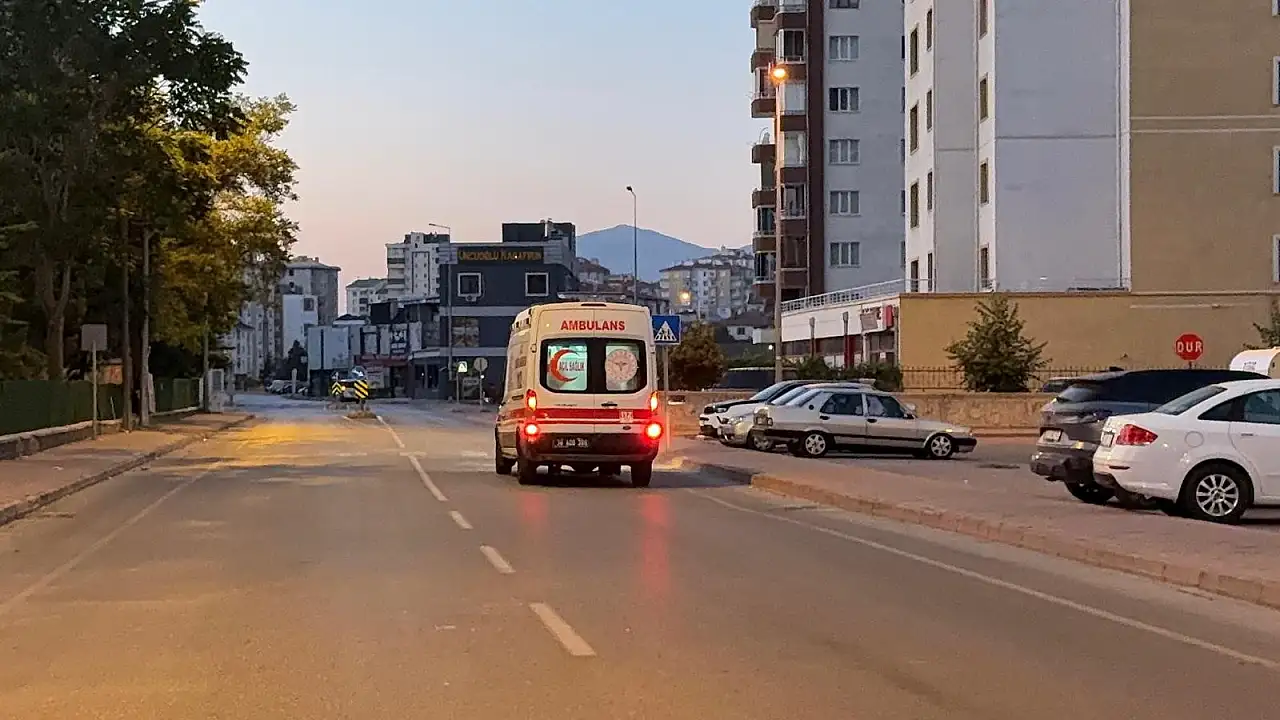 Kayseri'de bıçakla yaraladı: Olay yerinden kaçtı!