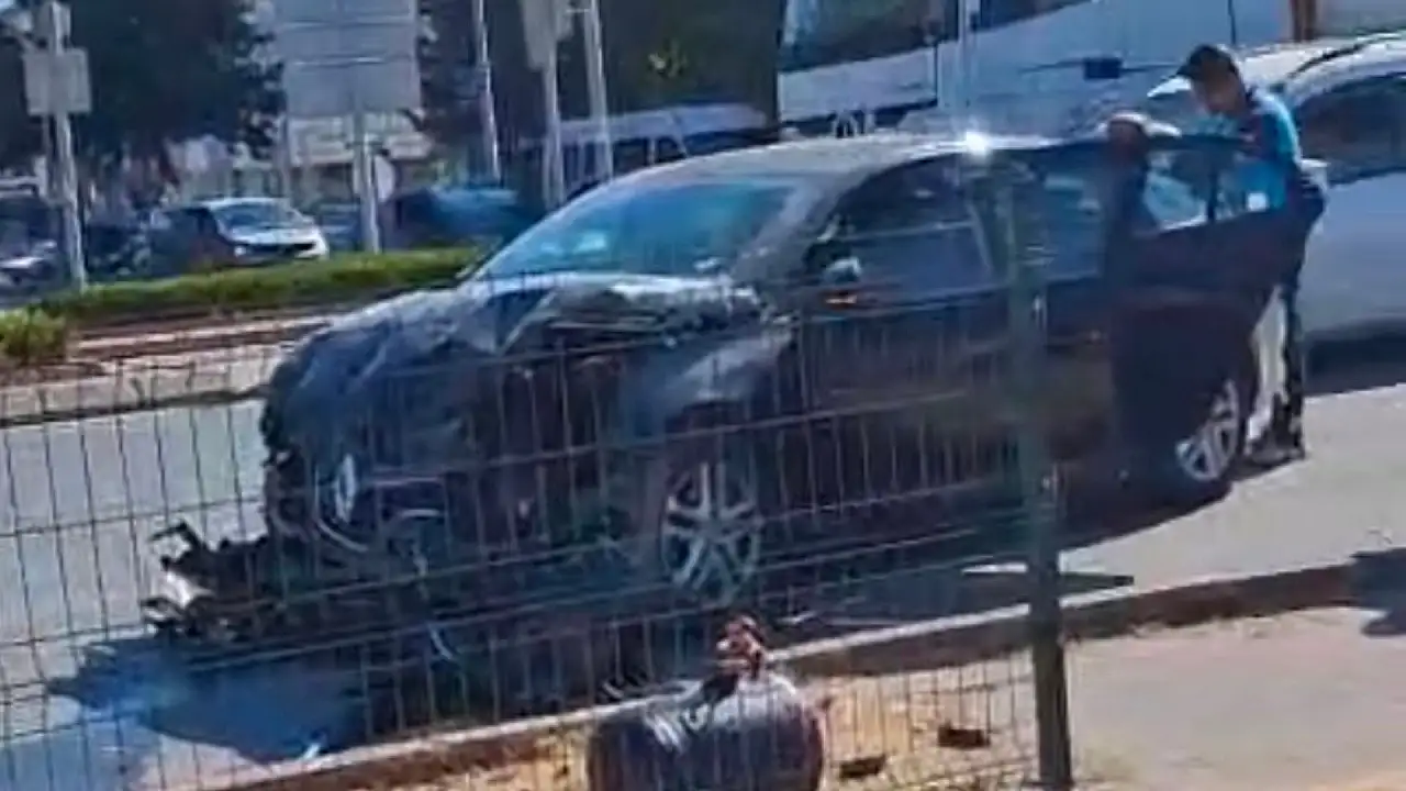 Kayseri'de 3 aracın karıştığı zincirleme kazada yaralılar var!
