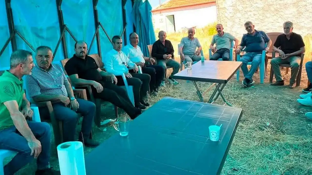 AK Parti Tomarza'da ev ev, esnaf esnaf gezdi