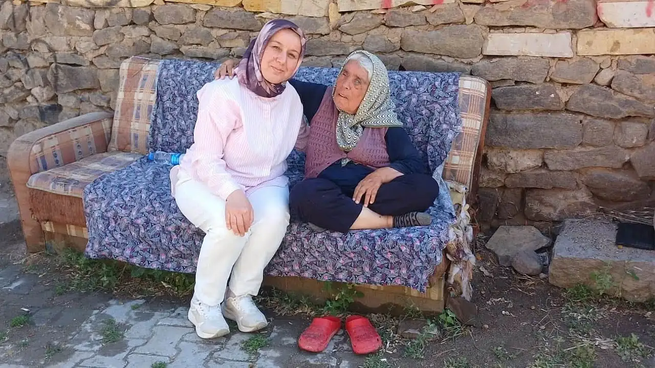 AK Parti Tomarza'da ev ev, esnaf esnaf gezdi