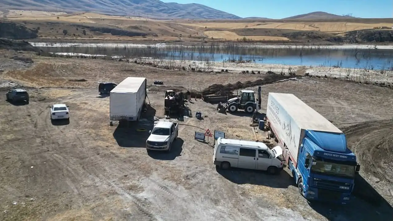 Kayseri'de bir ilk! Barajın altından içme suyu geçirdiler