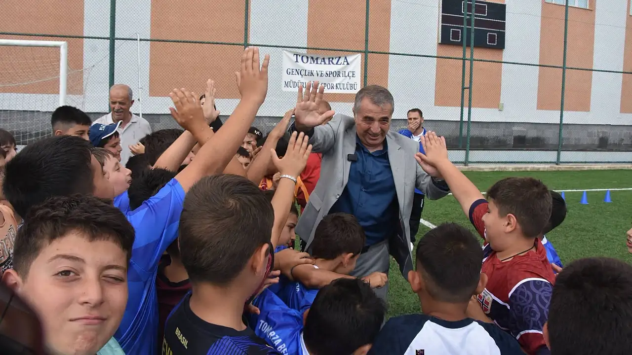 Tomarza'da geleceğin yıldızları sahaya çıktı! İlk başarılarını böyle taçlandırdılar