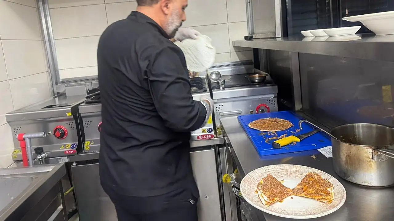 Kayseri'de çölyaklılar için ezber bozan menü! Niğde'den bile yemeye geldiler