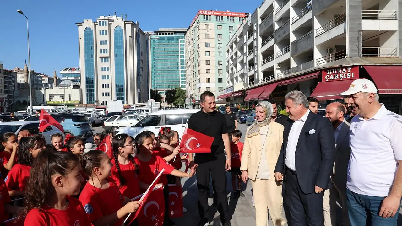 Melikgazi'de çocuklar şenlikte buluştu