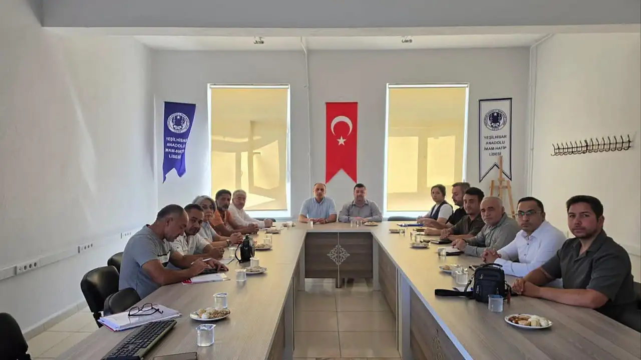 Yeşilhisar'da eğitim için kritik toplantı: sınav sonuçları değerlendirildi