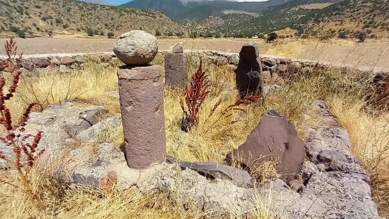 Kayseri'nin bu köyünde yüzyıllardır duran izler! Üzerindeki semboller ne anlatıyor?
