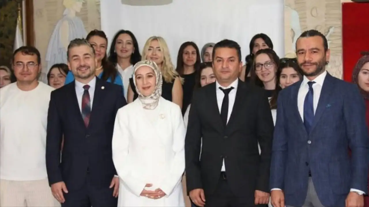 Kayseri'de yeni mezun eczacılara müjde! İŞKUR desteğiyle imzalar atıldı