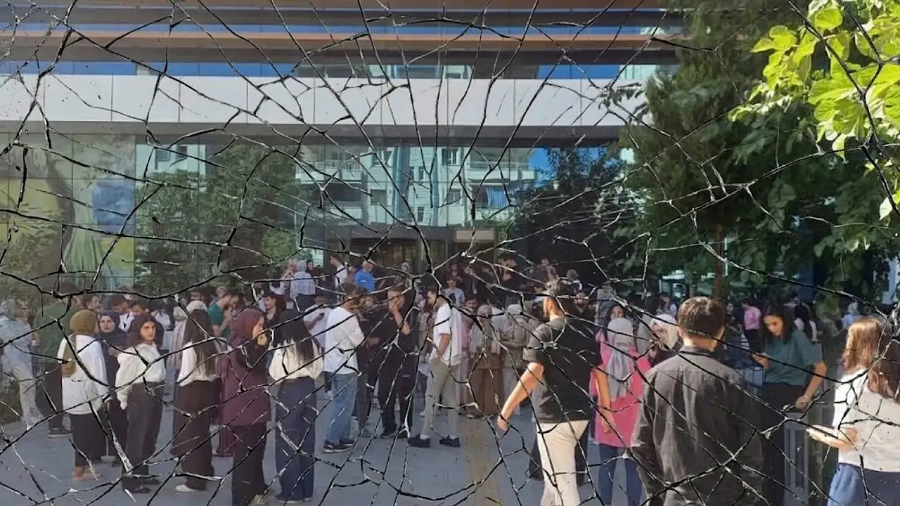 Türkiye bugün bunları konuşuyor! Deprem, altın fiyatları, sigara düzenlemesi ve siyasette hareketlilik