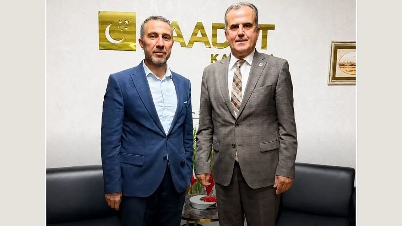 Ali Üstünel Saadet Partisi'ne geçti: Kayseri yönetiminde yer aldı!