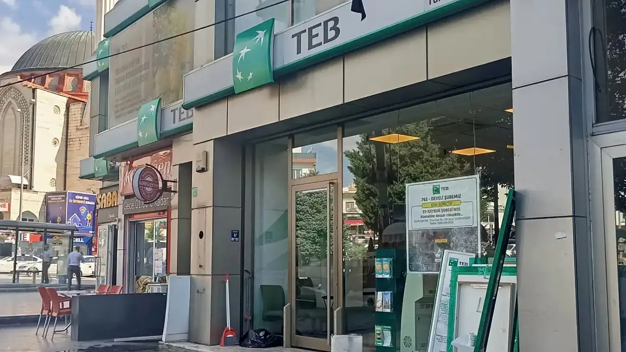 Develi'de yaprak dökümü sürüyor! Bir kurum daha ilçeden gidiyor
