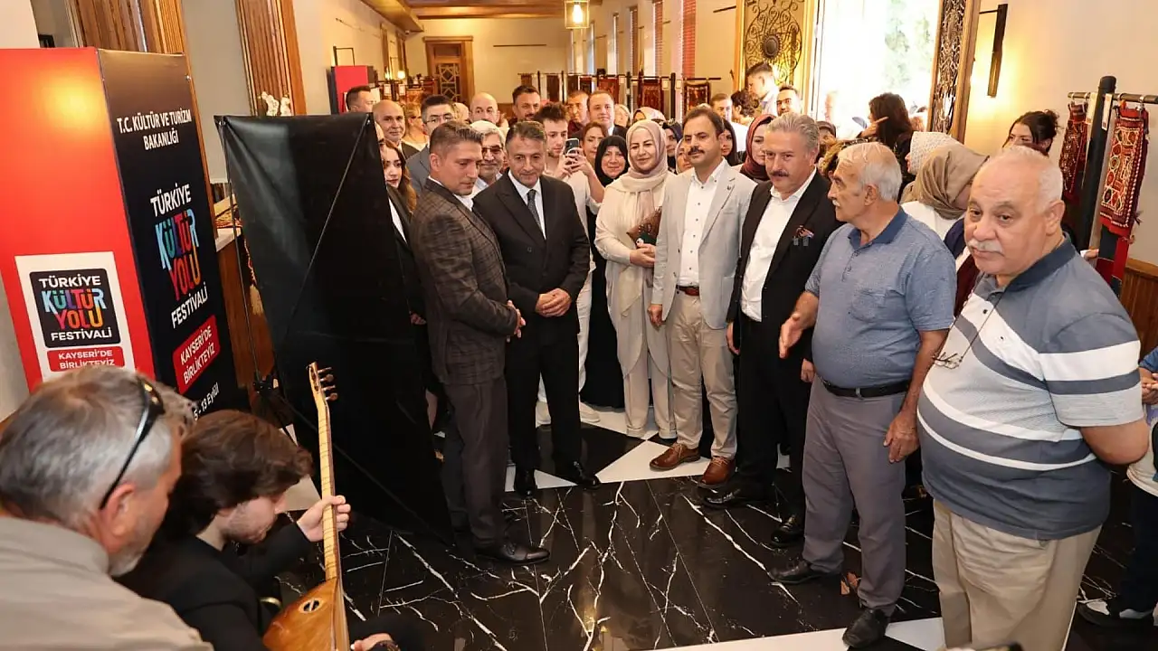 Kayseri'de 120 yıllık heybeler gün yüzüne çıktı